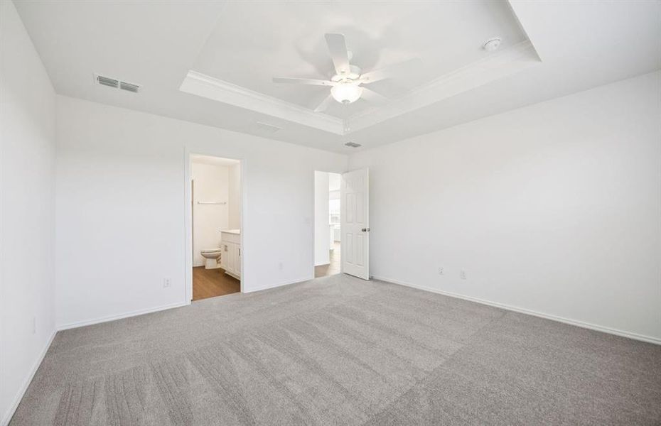 Spacious owner's suite with private bath Spacious owner's suite with private bath