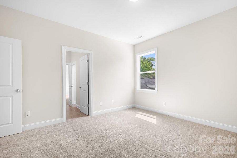 Spacious, unfurnished interior of a new home in Harbor Watch, Statesville (Image 21).