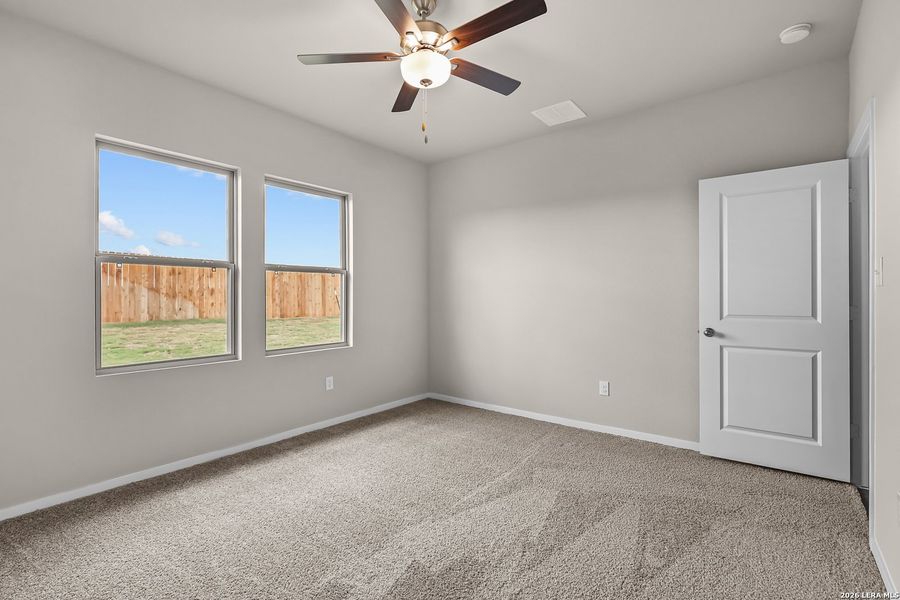 Spacious, unfurnished interior of a new home in Garden Grove, San Antonio (Image 24).