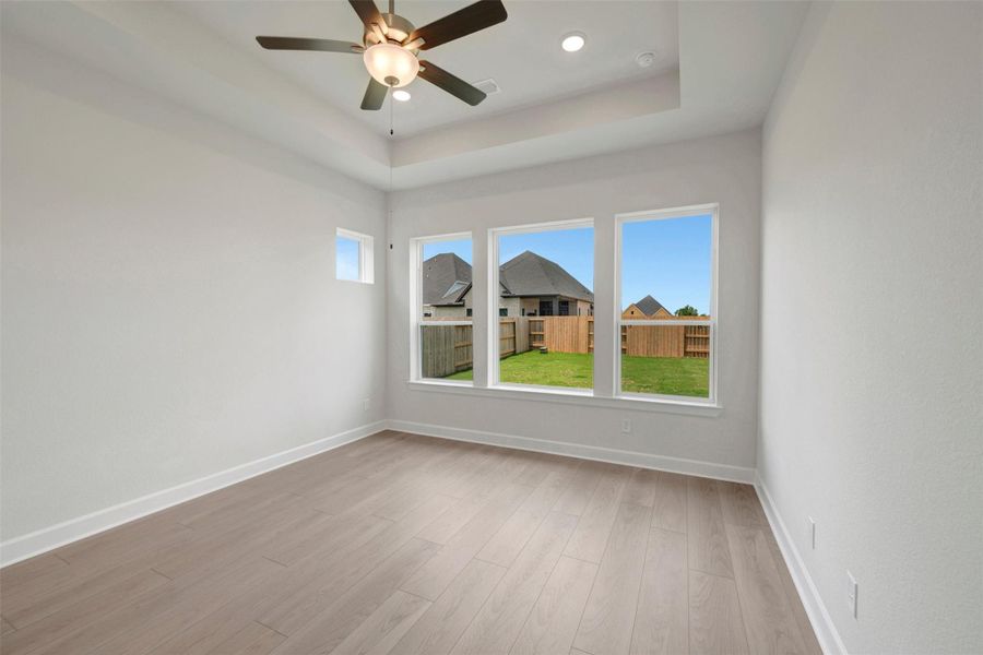 Spacious, unfurnished interior of a new home in Grange - Reserve Collection, Katy (Image 20).