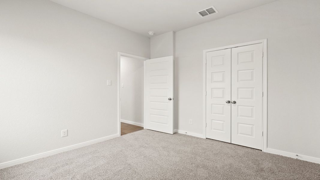 Spacious, unfurnished interior of a new home in Swenson Heights, Seguin (Image 14).