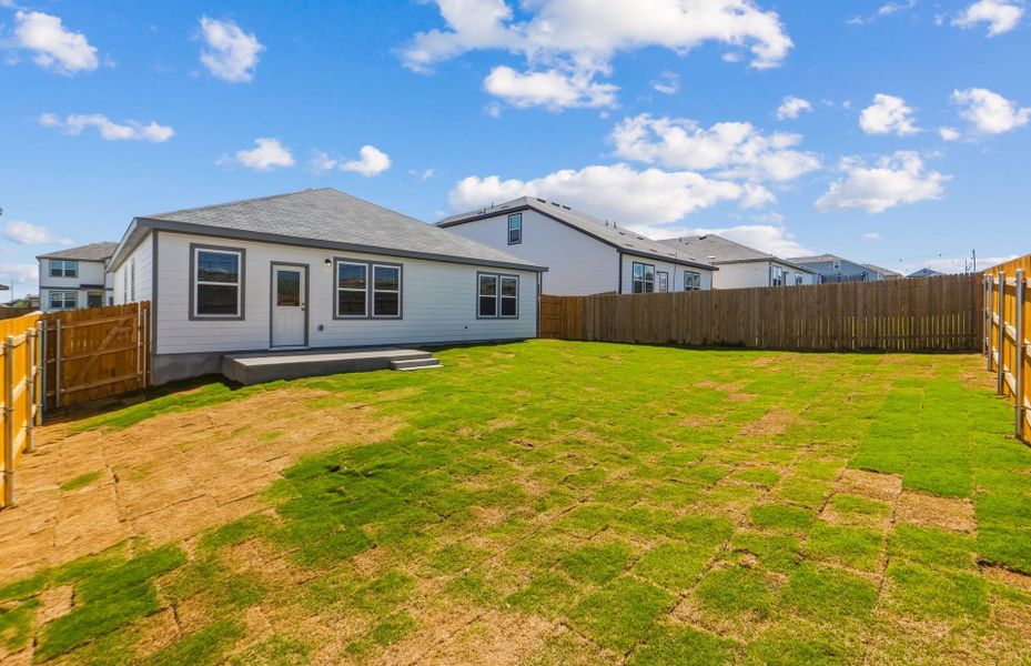 Exterior details and patio area of a home in Skyview, Belton (Image 25).