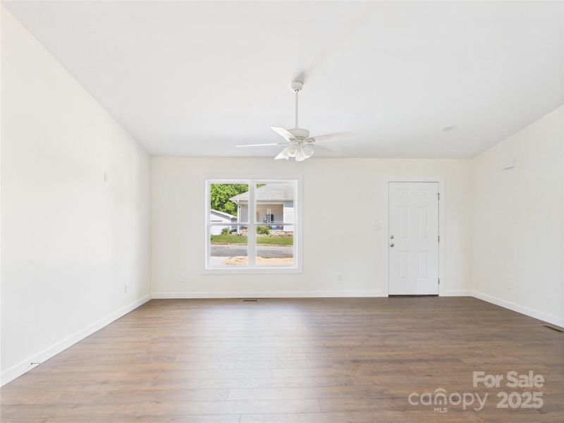 Spacious, unfurnished interior of a new home in , Granite Falls (Image 26).