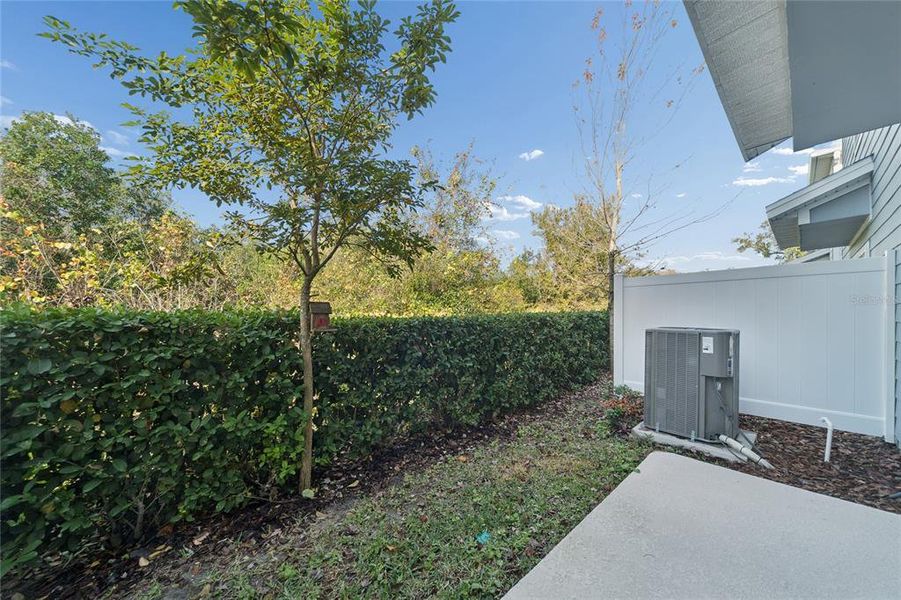 Exterior details and patio area of a home in Cypress Cay, Kissimmee (Image 4).