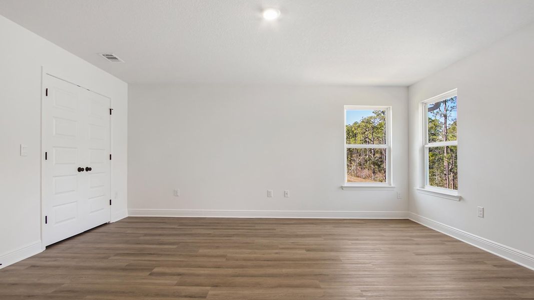 Spacious, unfurnished interior of a new home in Colonial East, Panama City Beach (Image 26). Spacious, unfurnished interior of a new home in Colonial East, Panama City Beach (Image 26).