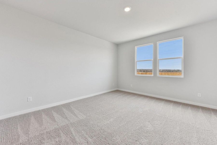 Spacious, unfurnished interior of a new home in Stallion Run, Buda (Image 20).