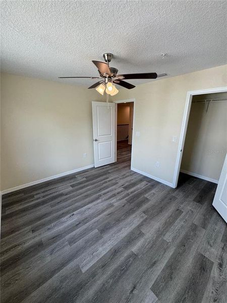 Spacious, unfurnished interior of a new home in , Tampa (Image 13).