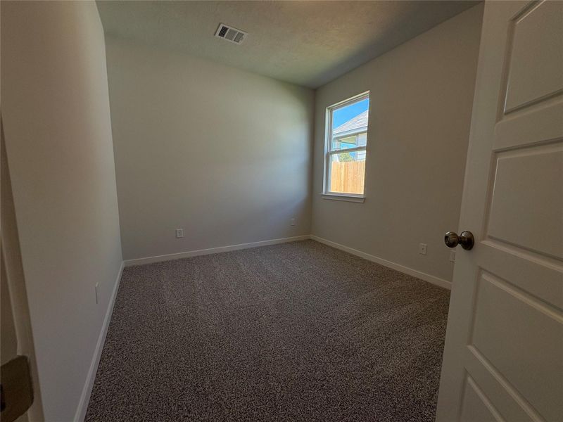 Spacious, unfurnished interior of a new home in , Huntsville (Image 13).