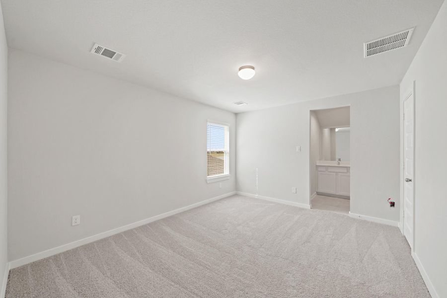 Spacious, unfurnished interior of a new home in Huntington Place, Rosharon (Image 14). Spacious, unfurnished interior of a new home in Huntington Place, Rosharon (Image 14).