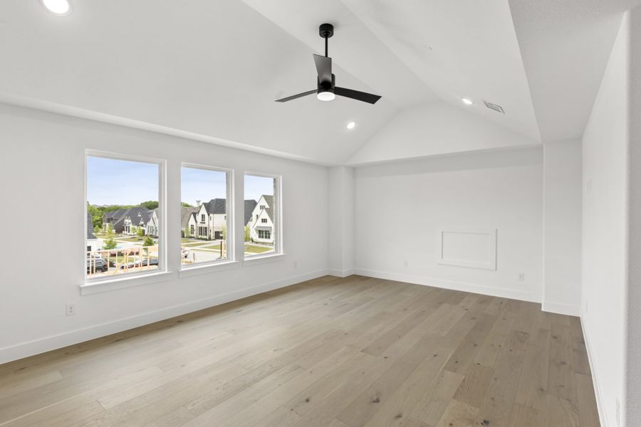 Representative unfurnished interior of a home built from the 6051 by Tradition Homes in Mustang Lakes, McKinney (Image 26).