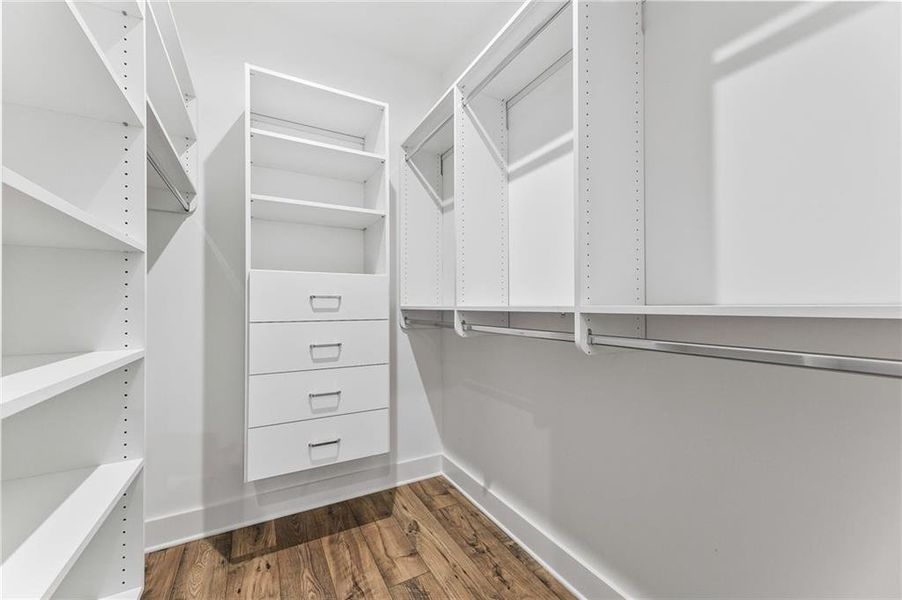 Spacious, unfurnished interior of a new home in The Courtyards by The Manor, Alpharetta (Image 26).