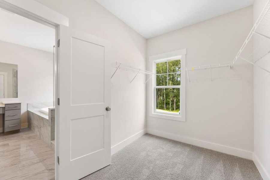 Spacious, unfurnished interior of a new home in Hillshire, Cumming (Image 19).