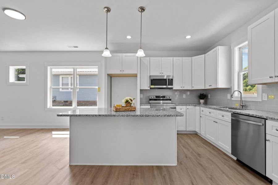 Copy of Copy of 15-web-or-mls-2N6A1491