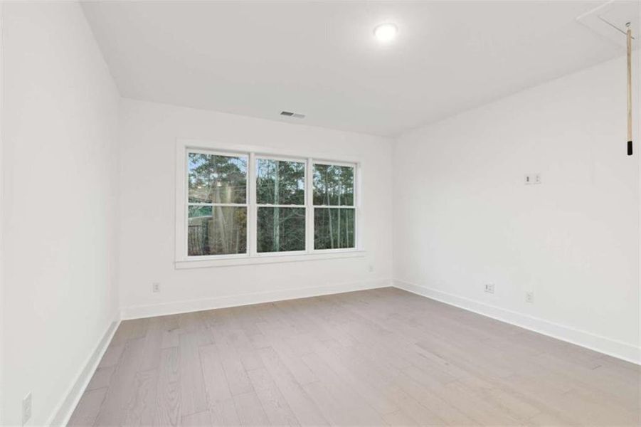 Spacious, unfurnished interior of a new home in Ellis, Marietta (Image 23).