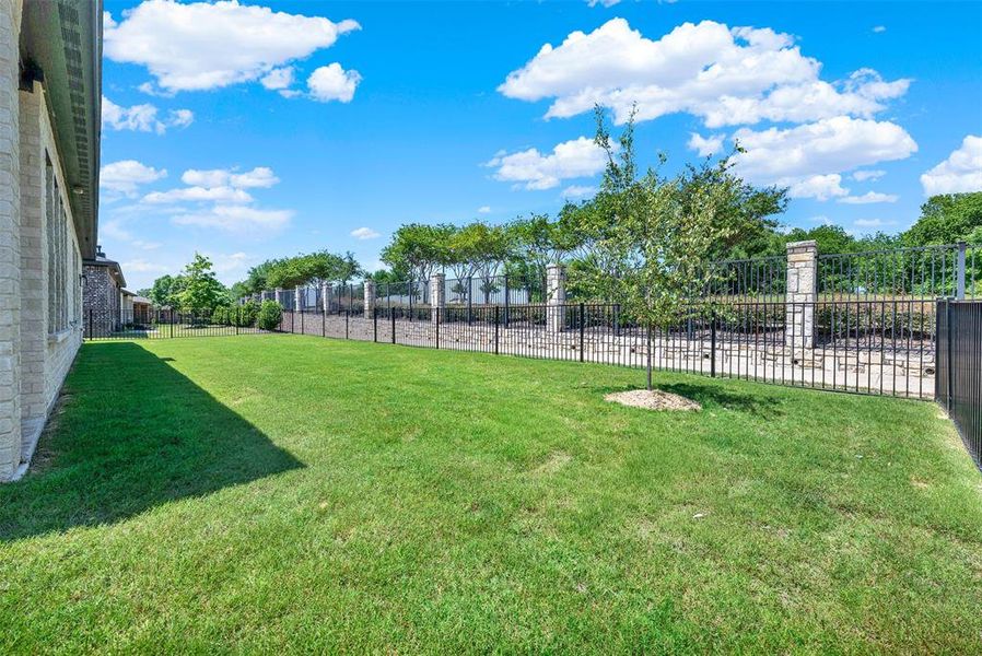 Exterior details and patio area of a home in , McKinney (Image 3).