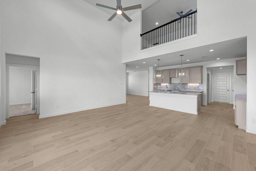 Spacious, unfurnished interior of a new home in Grand Mason Crossing, Katy (Image 22).