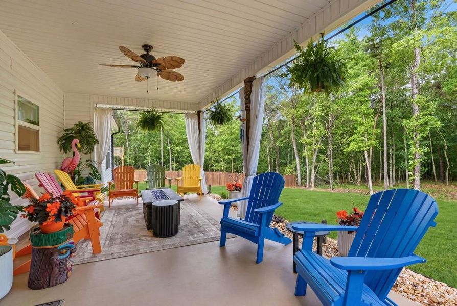 Exterior details and patio area of a home in , Demorest (Image 4).