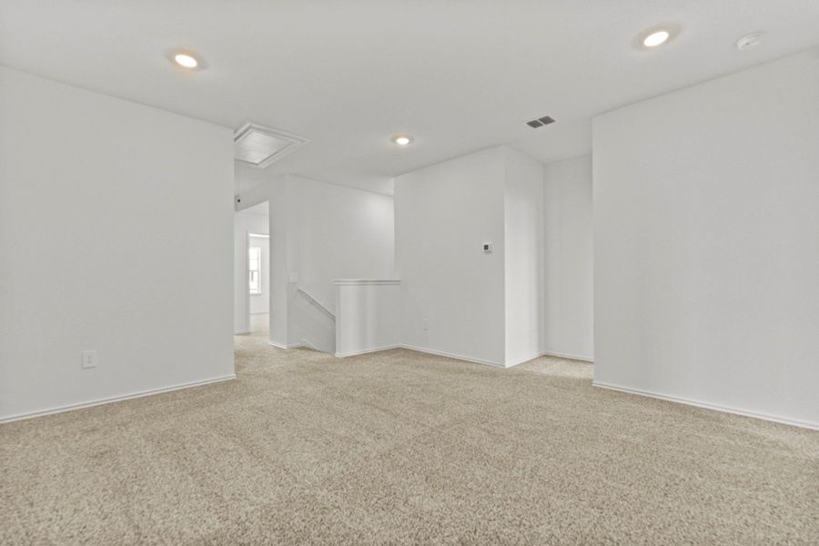 Spacious, unfurnished interior of a new home in Palomino, Manor (Image 24).