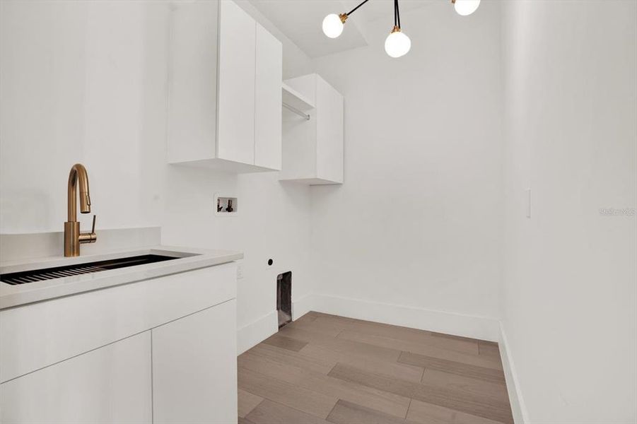 Furnished interior view inside a new home in , Tampa (Image 9).