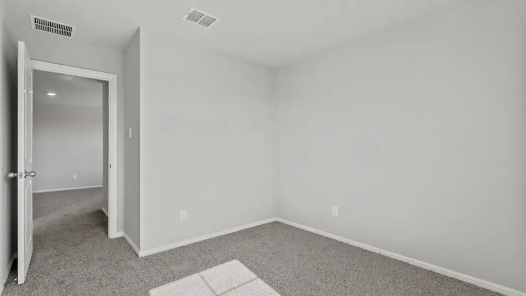 Representative unfurnished interior of a home built from the Midland by D.R. Horton in Audra Oaks, Denton (Image 38).
