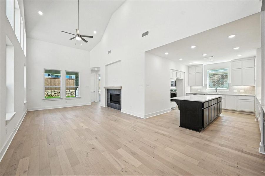 811SunflowerTrailANGECM019 811SunflowerTrailANGECM019