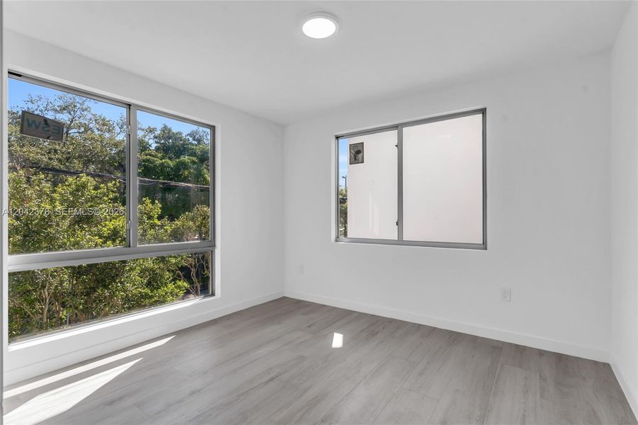 Spacious, unfurnished interior of a new home in , Miami (Image 29).