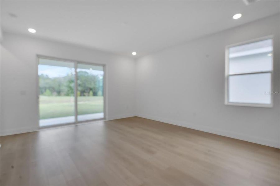 Spacious, unfurnished interior of a new home in Reserve at Hammock Oaks, Lady Lake (Image 15). Spacious, unfurnished interior of a new home in Reserve at Hammock Oaks, Lady Lake (Image 15).
