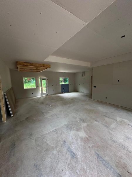 Spacious, unfurnished interior of a new home in , Orangeburg (Image 4).