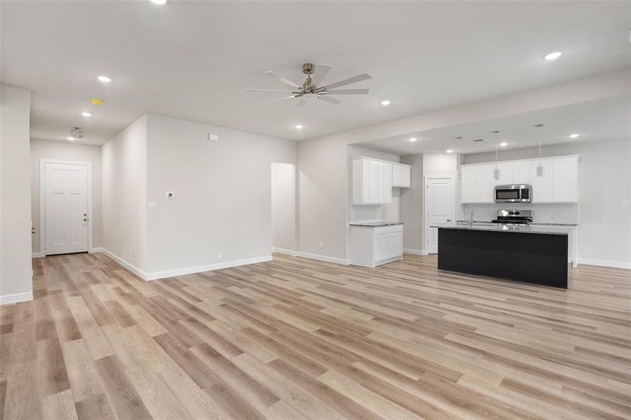 Spacious, unfurnished interior of a new home in , Fort Worth (Image 19).