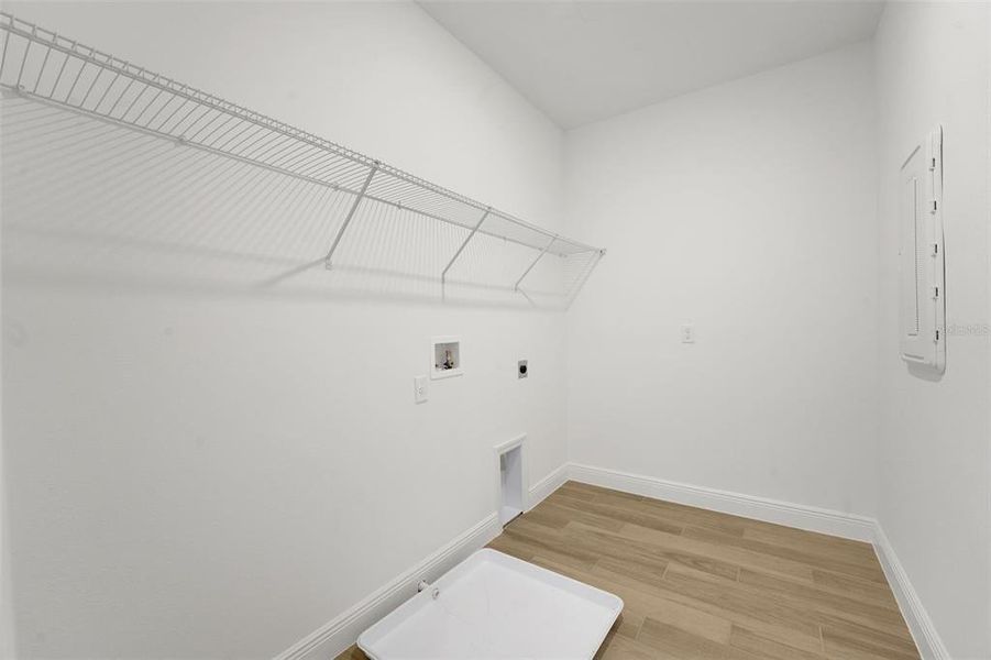 Spacious, unfurnished interior of a new home in Crossroads at Kelly Park, Apopka (Image 11).