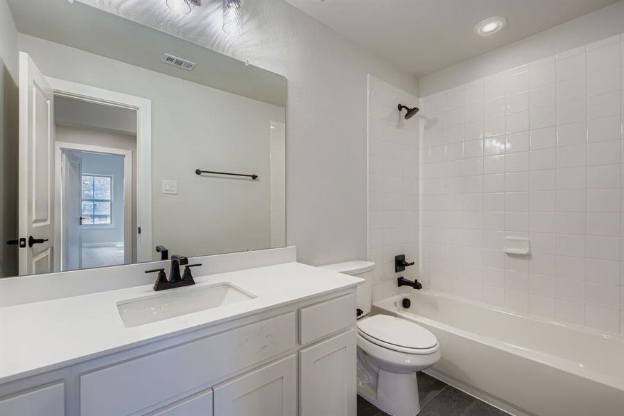 Furnished interior view inside a new home in Hillstead, Lavon (Image 12).