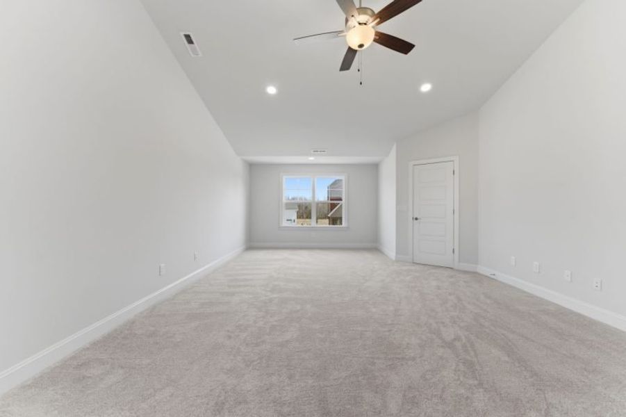 Representative unfurnished interior of a home built from the Fairfield Lux by Keystone Homes NC in Weybridge, Burlington (Image 92).