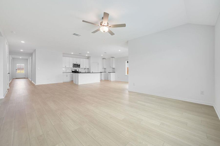 208 Crumpton Way - Ready Now! 208 Crumpton Way - Ready Now!