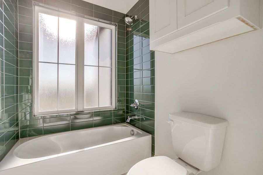 Furnished interior view inside a new home in Sweetgrass, Haslet (Image 14). Furnished interior view inside a new home in Sweetgrass, Haslet (Image 14).