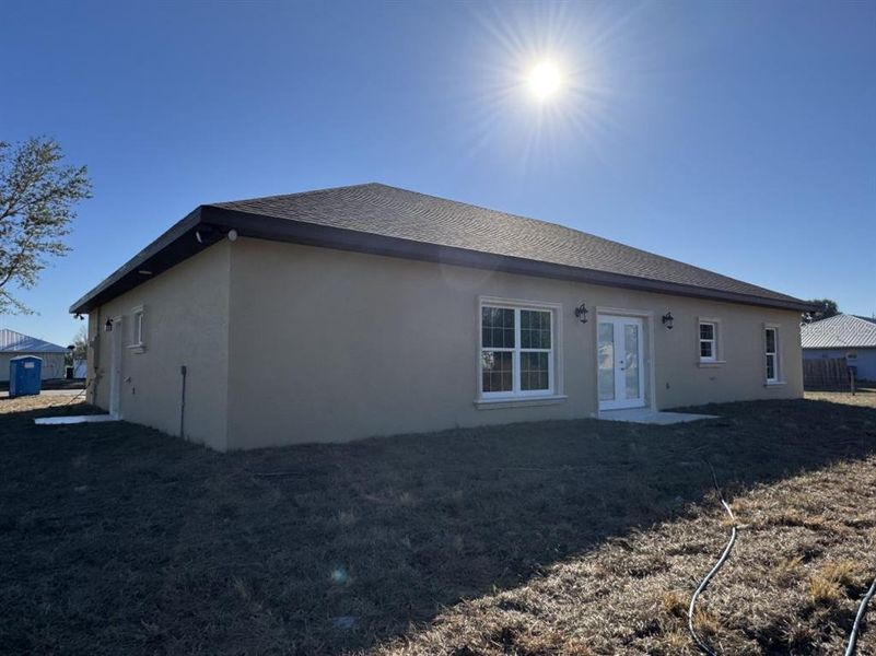 Exterior details and patio area of a home in , Okeechobee (Image 20).