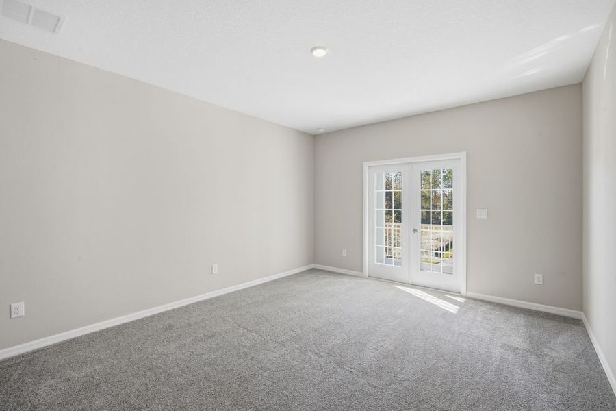 Spacious, unfurnished interior of a new home in Hammock at Two Rivers, Zephyrhills (Image 14).