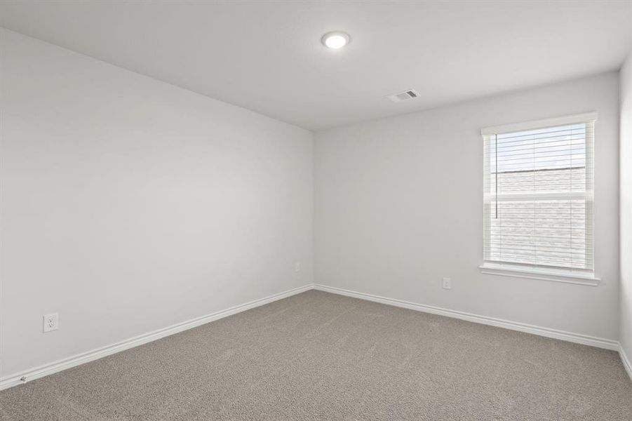 Spacious, unfurnished interior of a new home in Rocky Creek Crossing, Fort Worth (Image 17).
