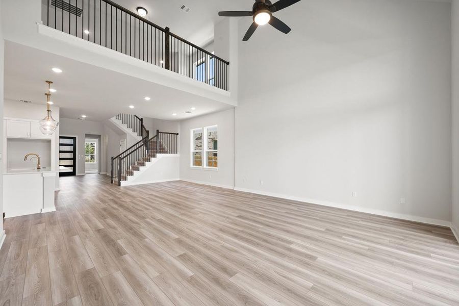 Spacious, unfurnished interior of a new home in Heritage, Dripping Springs (Image 28).