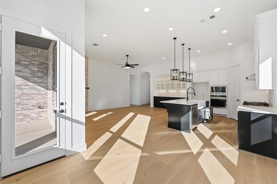 Furnished interior view inside a new home in Dove Hollow, Waxahachie (Image 6).