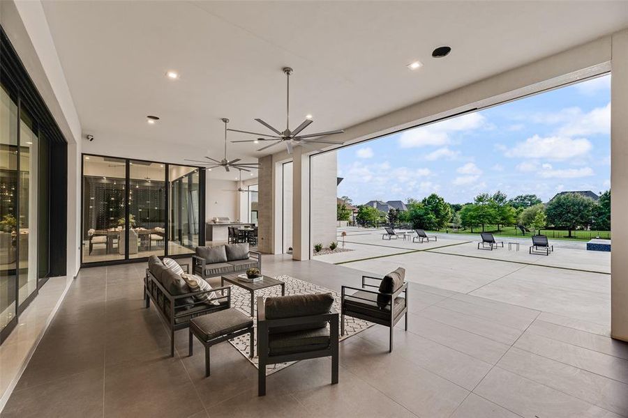 Community amenities in , Southlake (Image 34).