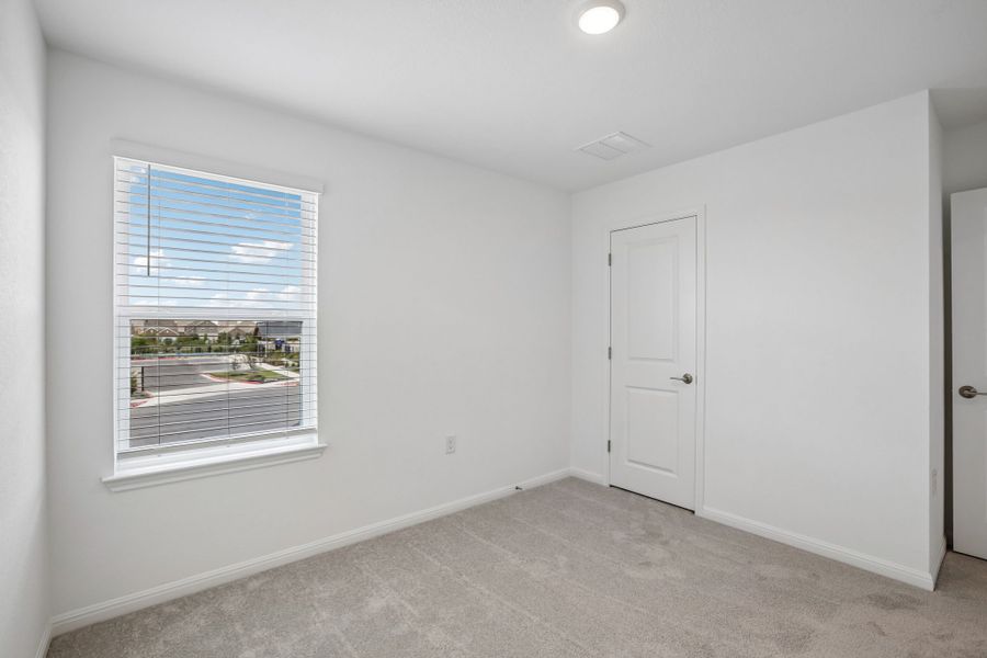 Spacious, unfurnished interior of a new home in Lisso, Pflugerville (Image 32).