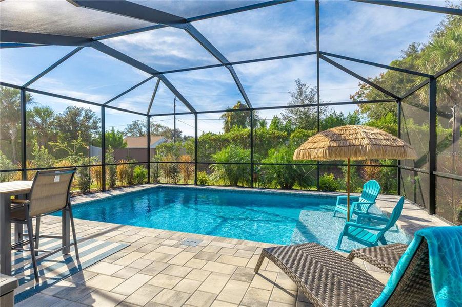 Exterior details and patio area of a home in Palmero, Nokomis (Image 3).