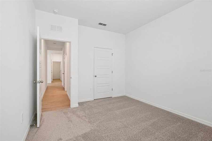 Spacious, unfurnished interior of a new home in , Lakeland (Image 27).