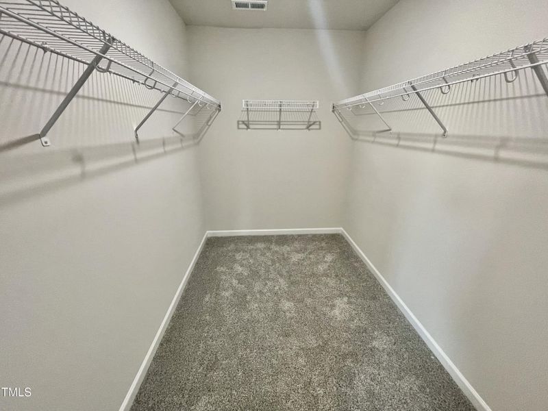 E29BE708-F8E4-494C-A217-78102CE2DADF_1_2