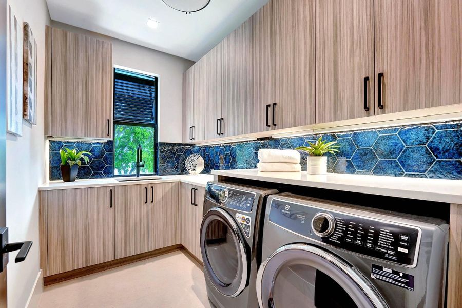 Furnished interior view inside a new home in , West Palm Beach (Image 10).