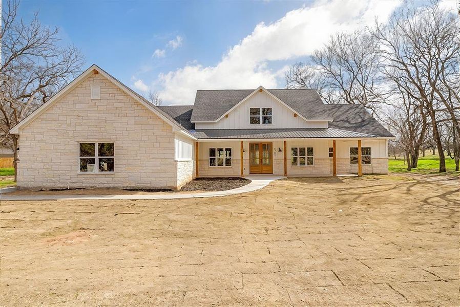 Exterior details and patio area of a home in , Granbury (Image 1). Exterior details and patio area of a home in , Granbury (Image 1).
