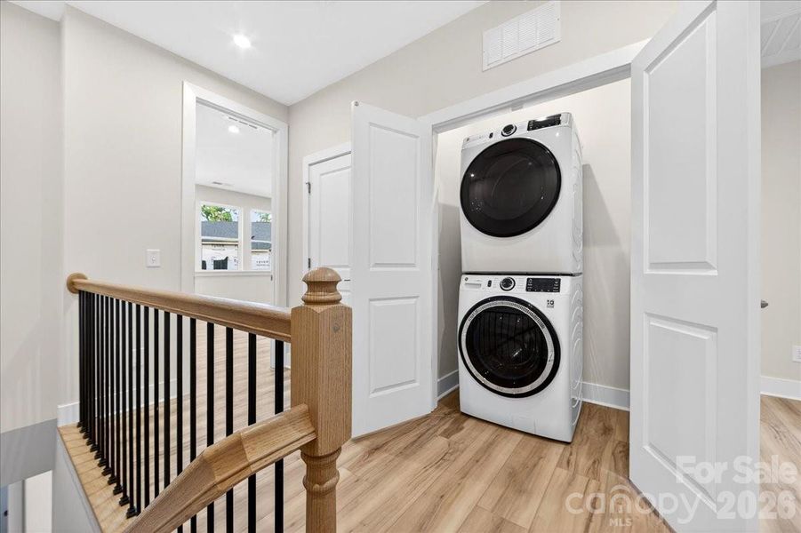 Laundry closet with washer & Dryer