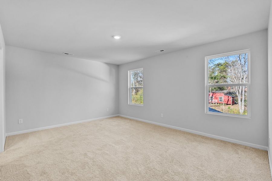 Spacious, unfurnished interior of a new home in Hanes Lake, Winston-Salem (Image 23).