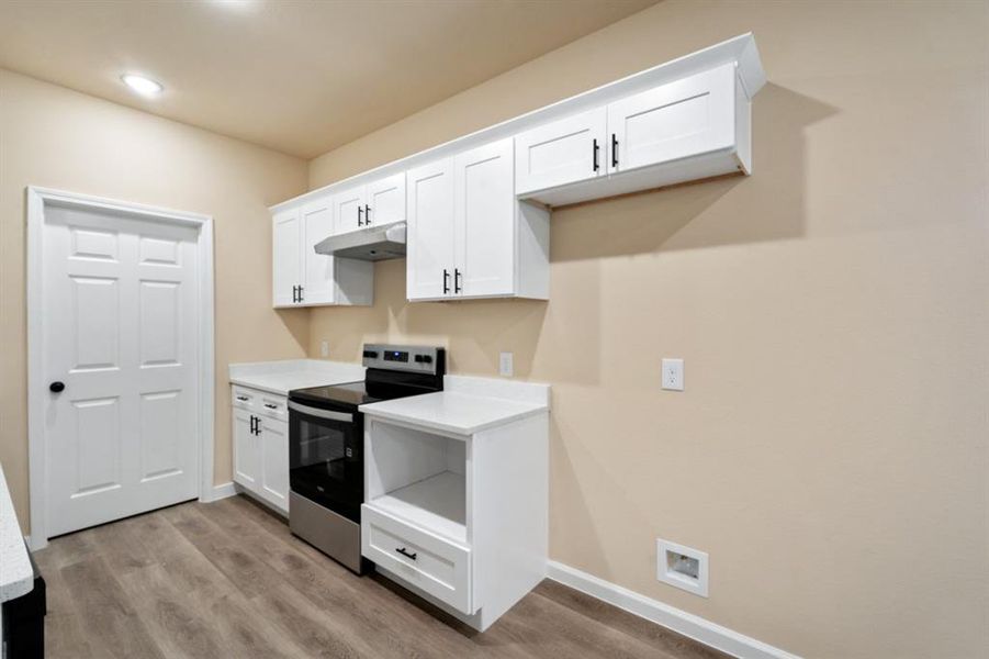 Furnished interior view inside a new home in , Mabank (Image 11).