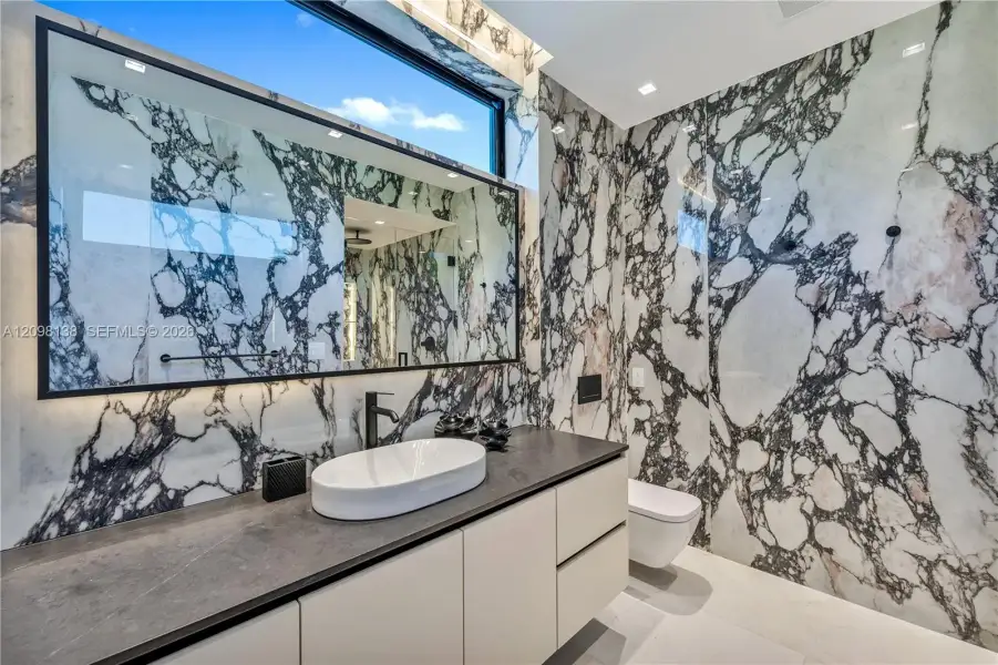Furnished interior view inside a new home in , Fort Lauderdale (Image 9).
